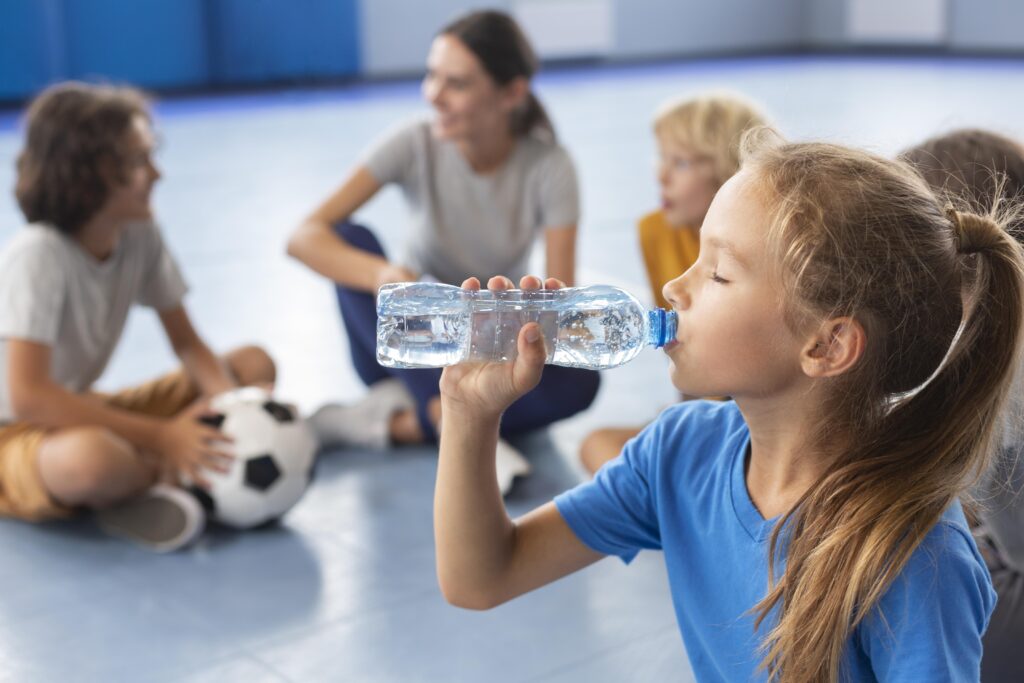 Die Studie zeigt, wie wichtig Wasser für dein Kind ist.