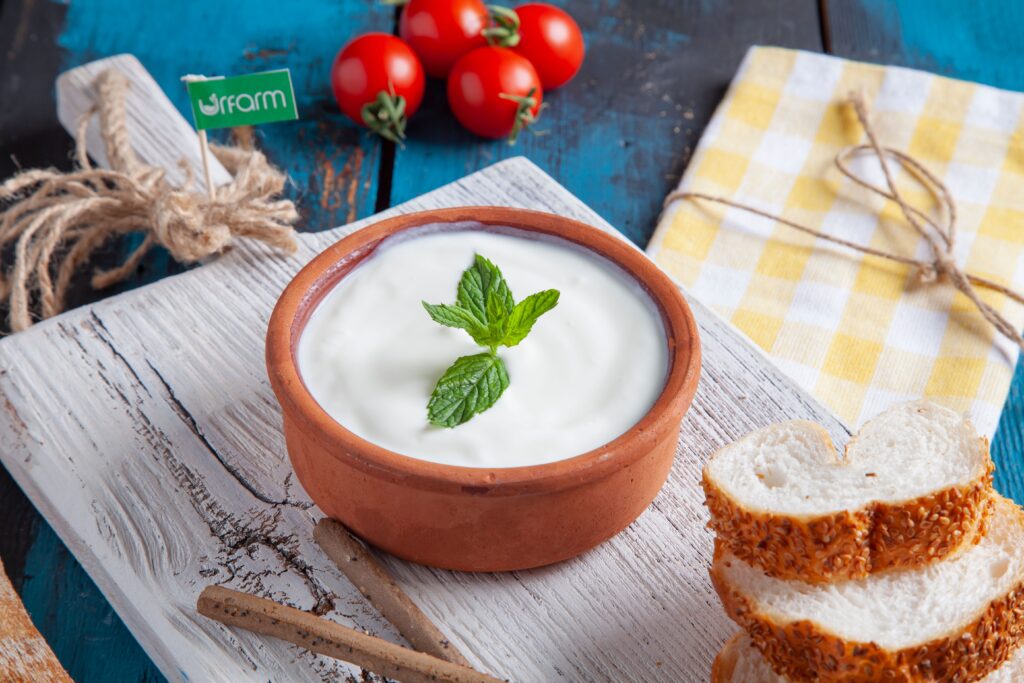 Fermentierte Milchgetränke sind zum Beispiel Buttermilch oder Ayran