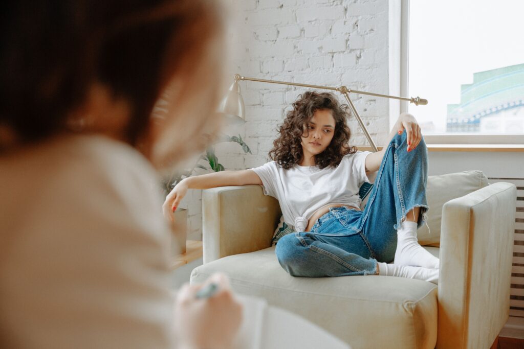 Mädchen bei der Psychotherapie